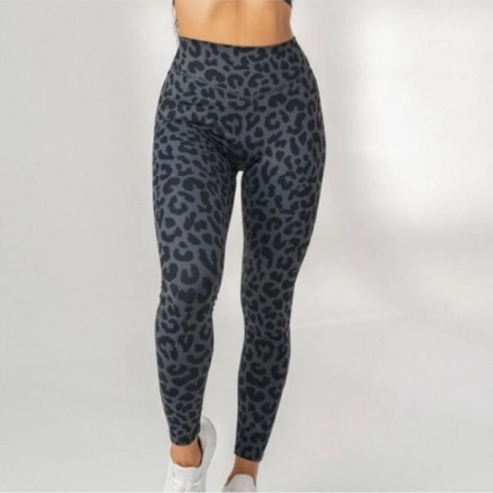 Balance Athletica Vitality Ascend King Cheetah High Rise Leggings Size Medium